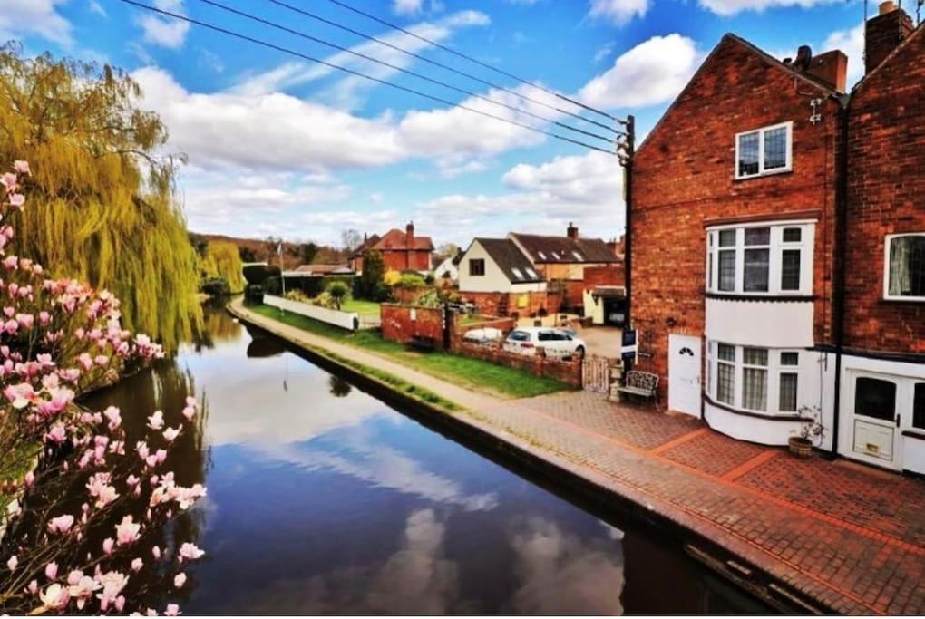 Hidden Gem Canal Facing Retreat With Lovely Walks Hopwas Экстерьер фото
